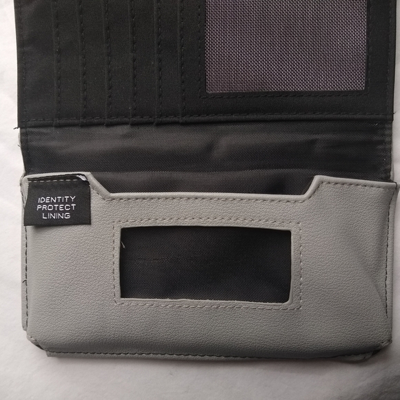 Light gray and silver Tahari wallet and wr… - Picture 6 of 8